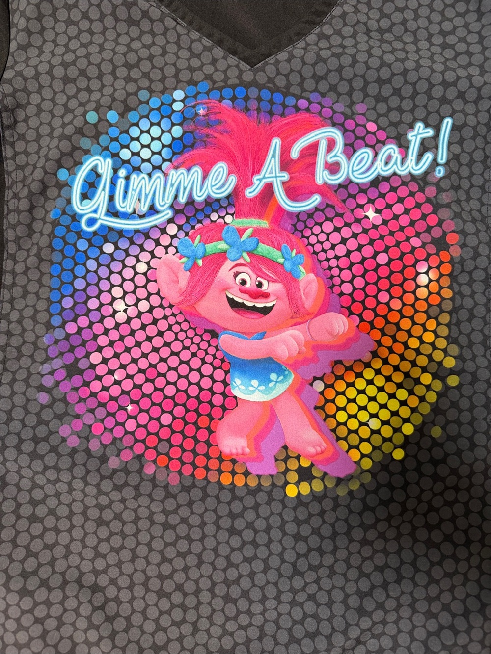 DreamWorks Trolls “Gimme A Beat!” Women’s Scrub Top Size L Black V-Neck Pediatri - Picture 2 of 7